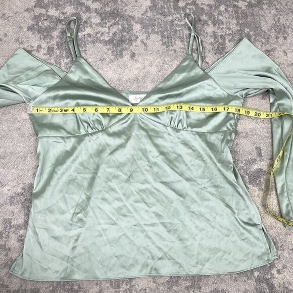 New WAYF Cold Shoulder Tie Strap Satin Cami In Sage Sea Green Sz M - Picture 5 of 11